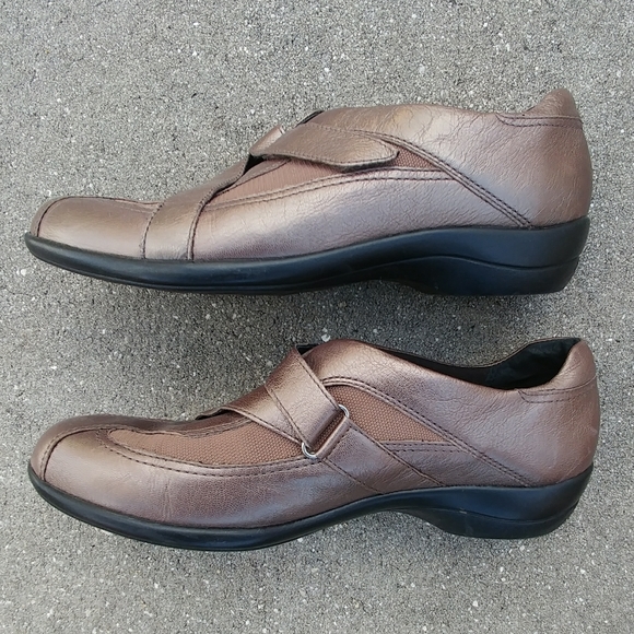 Clarks Leather Showstopper Velcro Loafer Size 9M - Picture 7 of 8